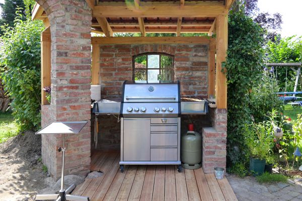Propane Grill Assembly in Little Rock