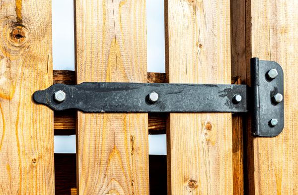 Gate Hinge Repair in Little Rock