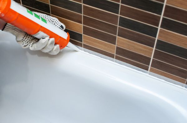 Bathtub Sealing in Little Rock